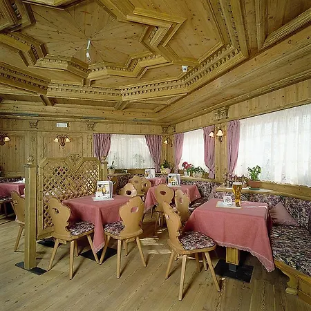 Maria Flora Hotel