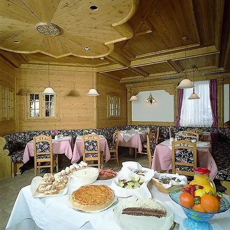 Maria Flora Hotel Canazei