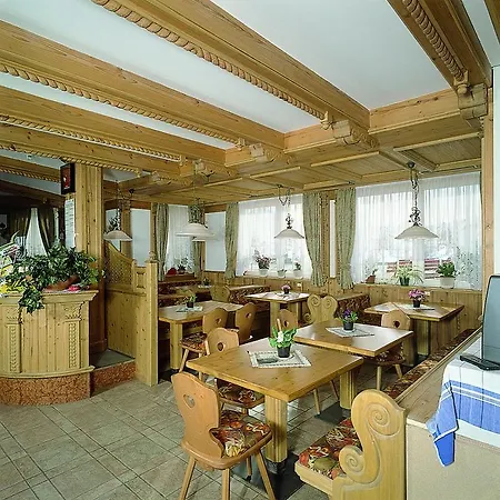 Maria Flora Hotel