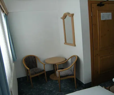 Hotel Maria Flora 3*
