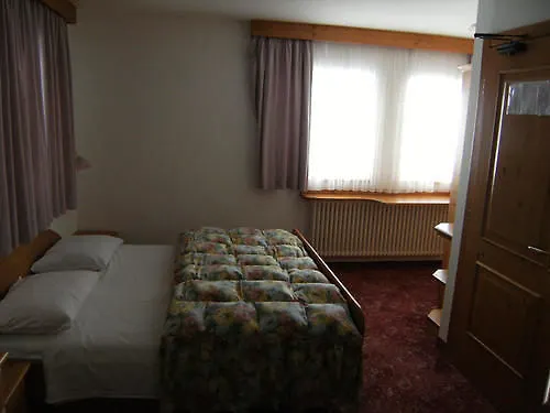 מלון Maria Flora 3*