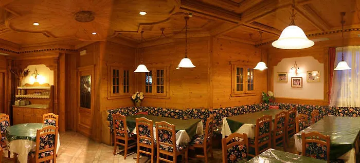 Отель Maria Flora 3*