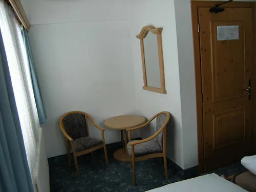 Отель Maria Flora 3*