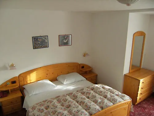 Отель Maria Flora 3*