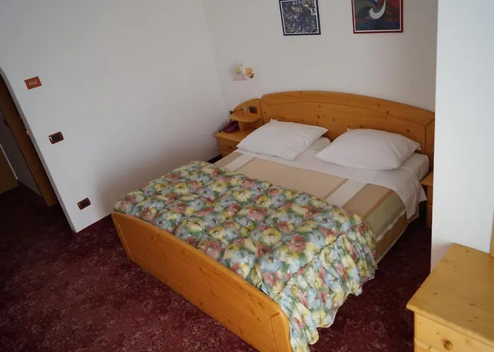 Maria Flora מלון קאנזיי